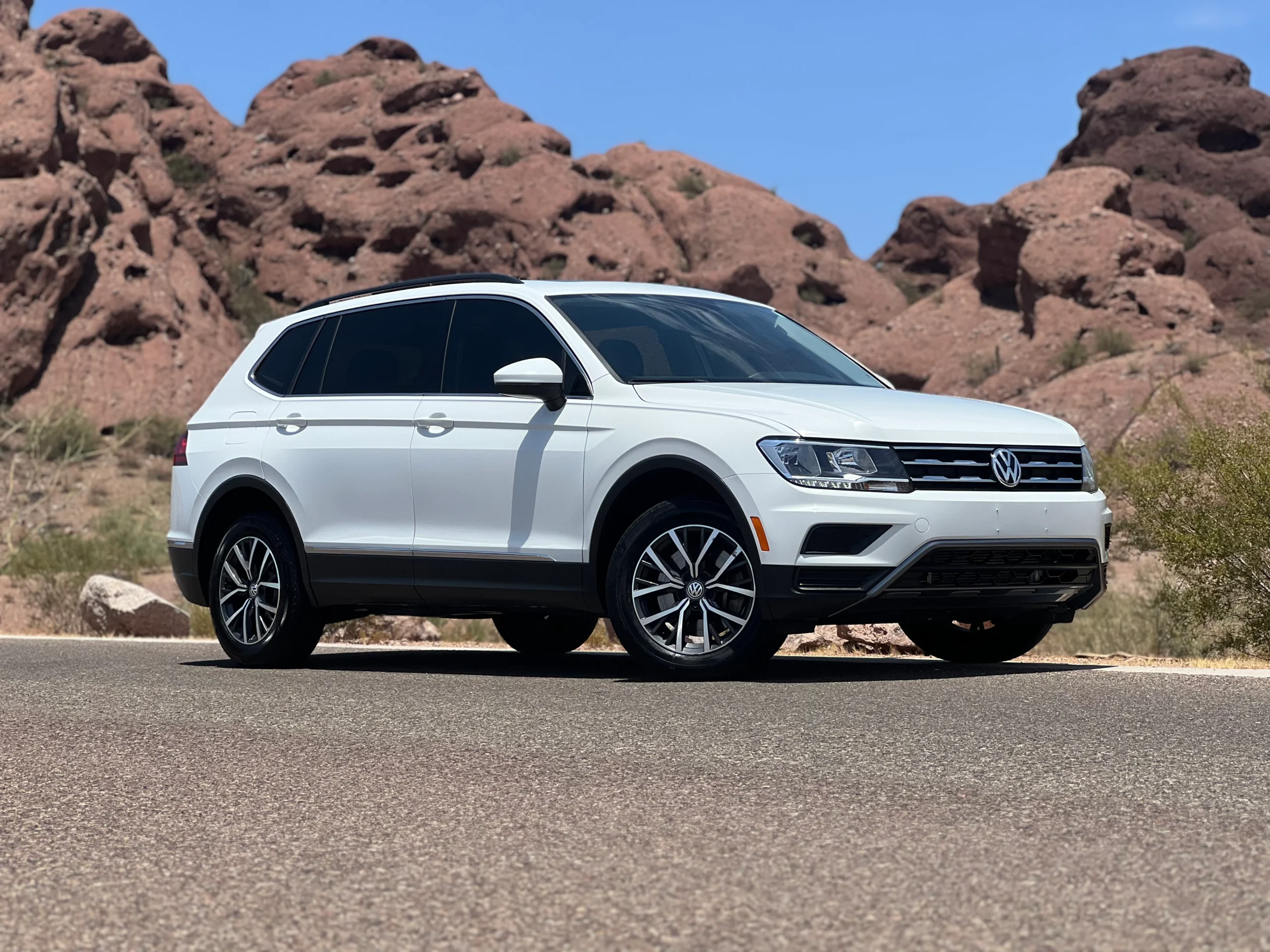 2020 Volkswagen Tiguan SE-R line black